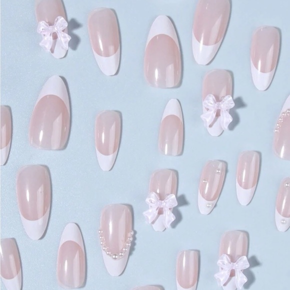 24pcs Press On Nails Long Almond French & Bowknot,Faux Pearl Design False Nails - Picture 3 of 4